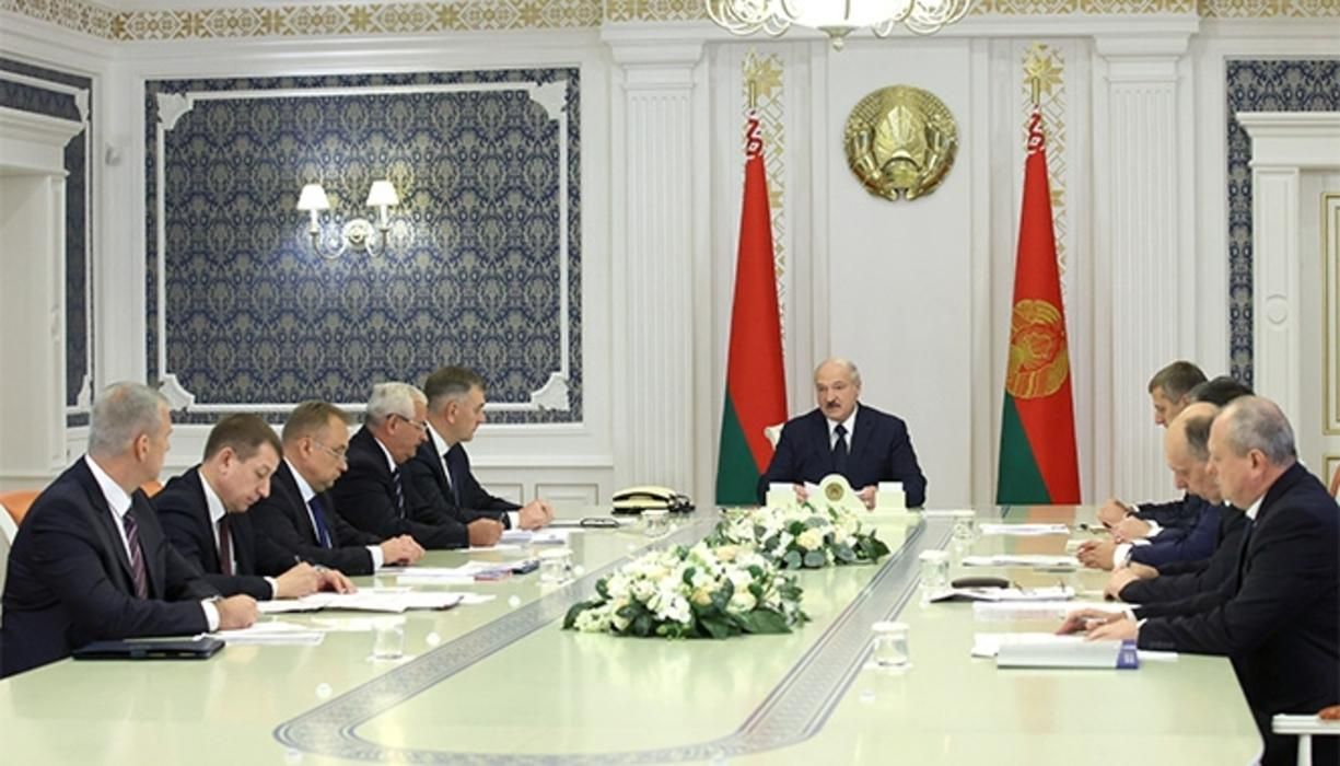Лукашенко назвал условия для диалога с оппозицией 