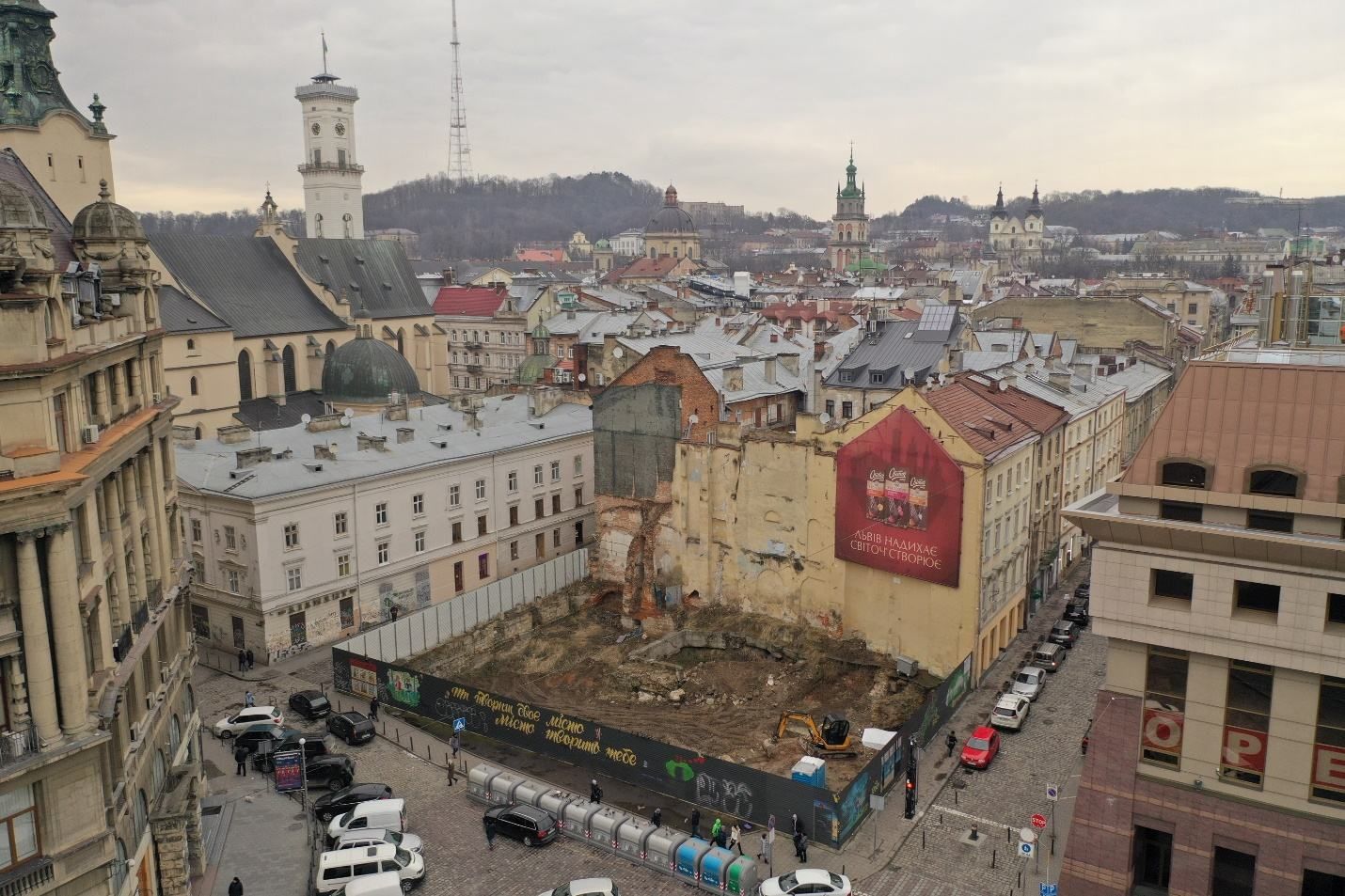 Пожежа та графіті: сумна історія одного з найстаріших кінотеатрів Львова – фото 