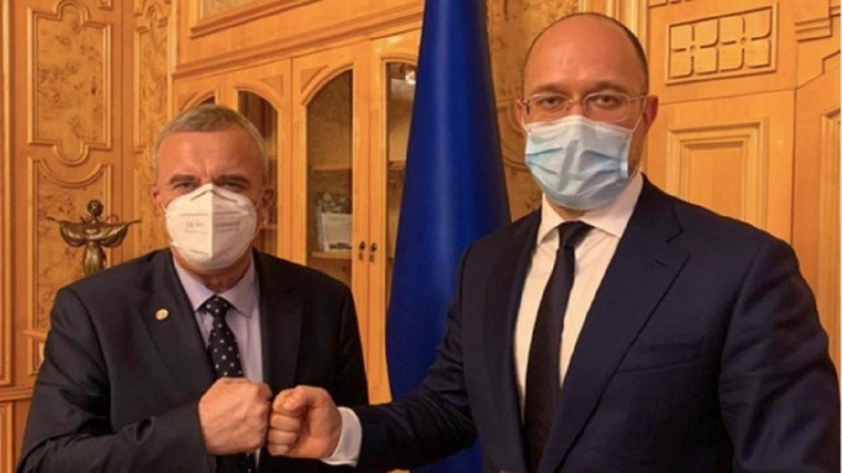 Анатолій Загородній передав Шмигалю пропозиції щодо підвищення ефективності НАНУ у 2021-му році Анатолій Загородній передав Шмигалю пропозиції щодо підвищення ефективності НАНУ у 2021-му році