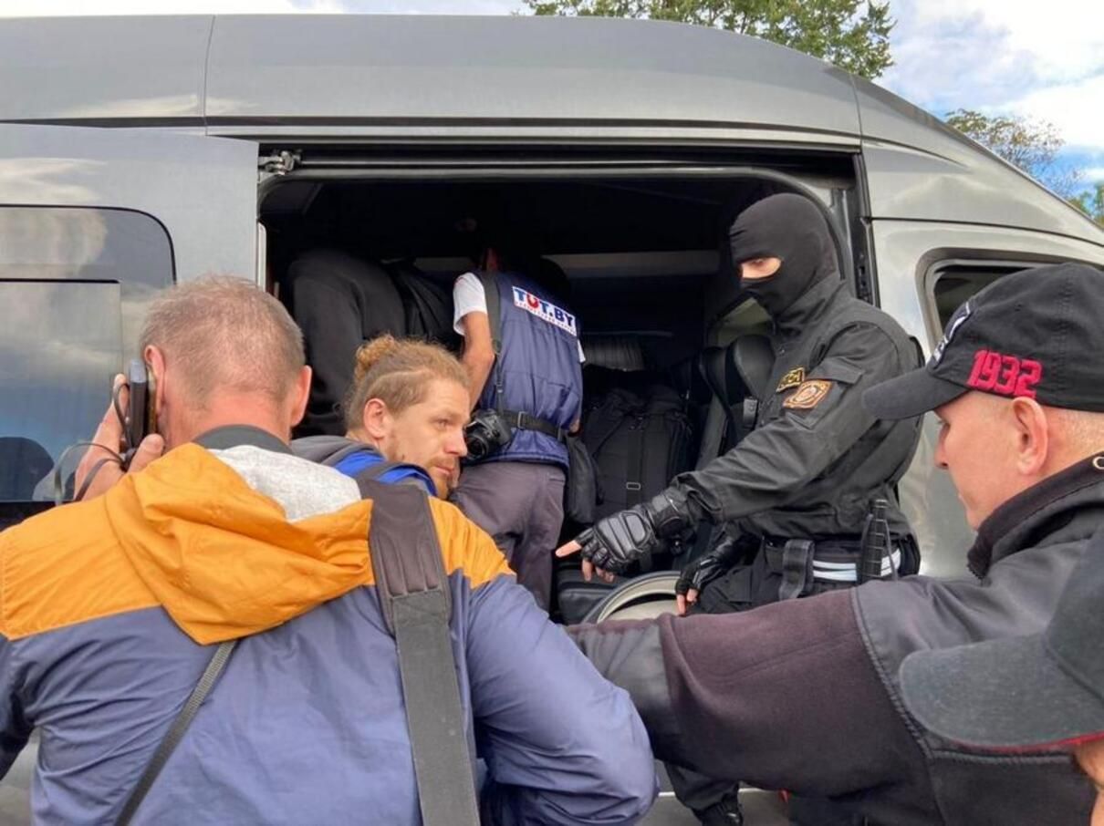 В Беларуси задержали 50 журналистов: корреспондента из Швеции депортировали В Беларуси задержали 50 журналистов: корреспондента из Швеции депортировали