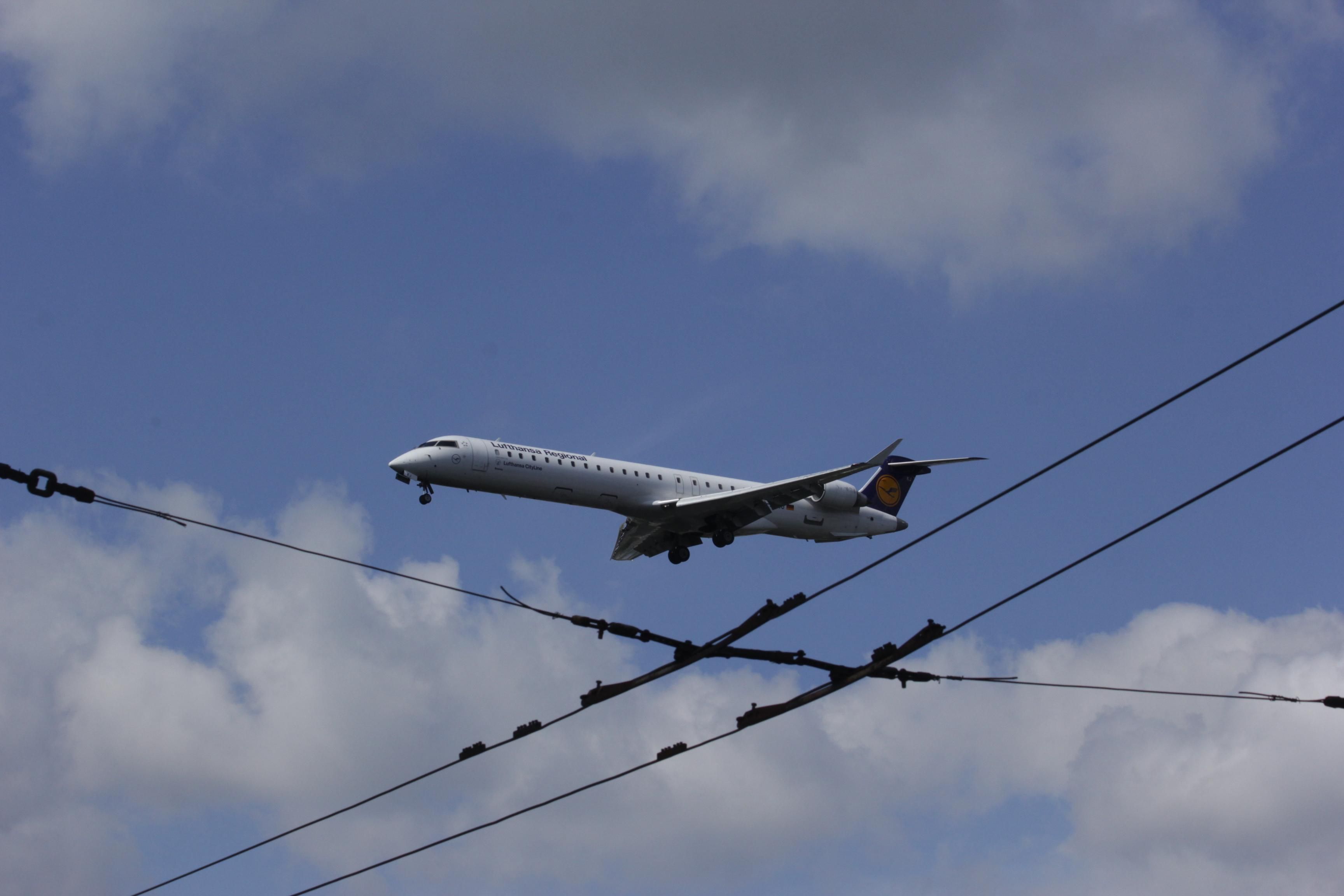 Польща хоче дозволити польоти з України Польща хоче дозволити польоти з України