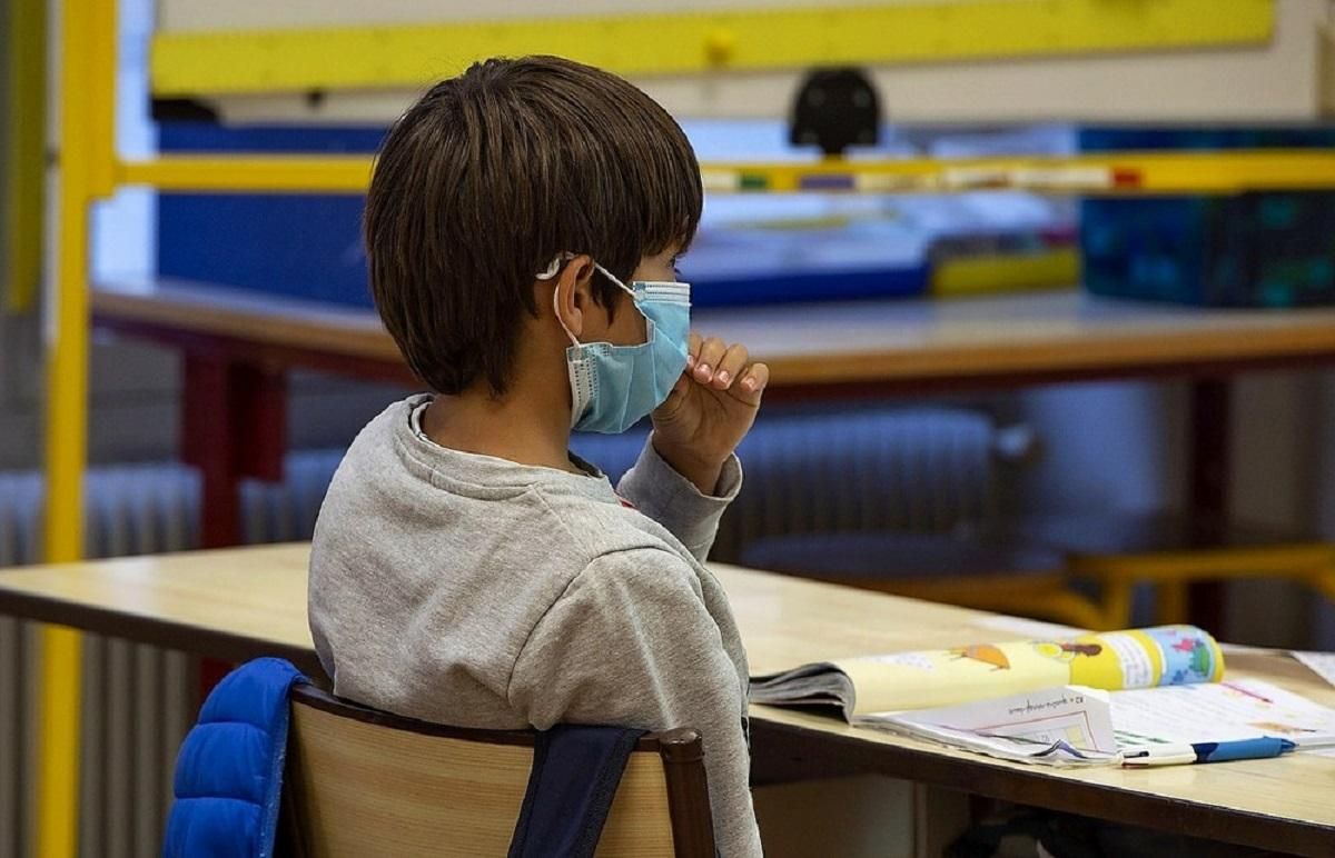 Сколько масок понадобится ученику на один день в школе: ответ МЗ Сколько масок понадобится ученику на один день в школе: ответ МЗ