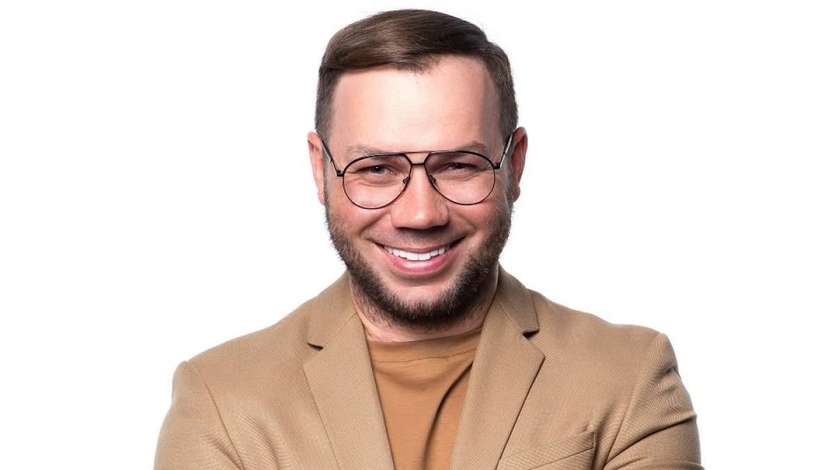 Андре Тан показал первые фото своей новой коллекции: какие наряды будут в тренде