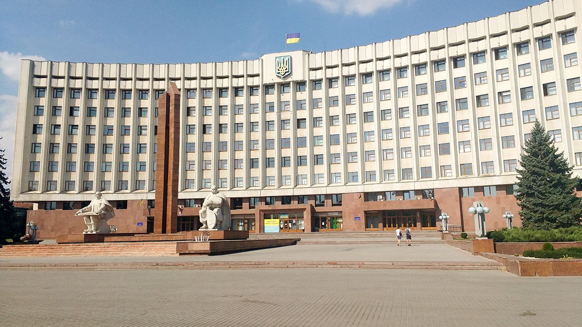 Червона зона: в Івано-Франківську закривають дитсадки та школи Червона зона: в Івано-Франківську закривають дитсадки та школи