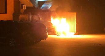 Депутату від "Слуги народу" Гео Леросу підпалили машину: відео, фото