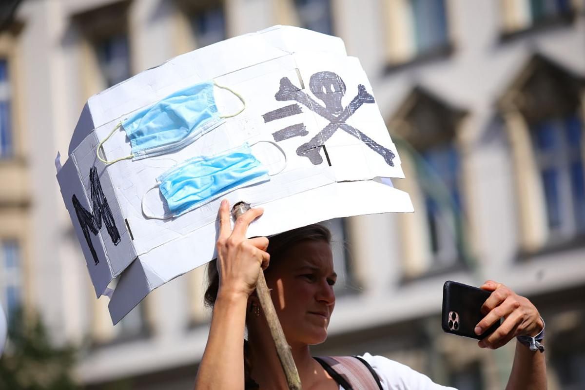 У Берліні протестували проти карантину 29 серпня 2020: фото, відео У Берліні протестували проти карантину 29 серпня 2020: фото, відео