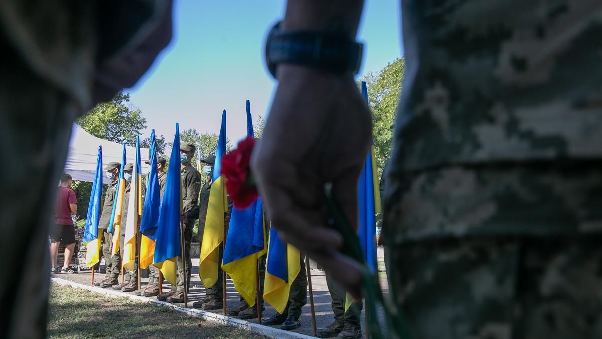 В містах України пройшли жалобні заходи до Дня пам'яті захисників України: фото, відео