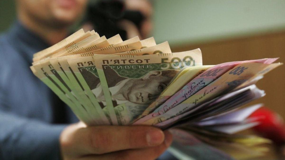 Зеленский подписал закон об увеличении минималки до 5 тысяч гривен