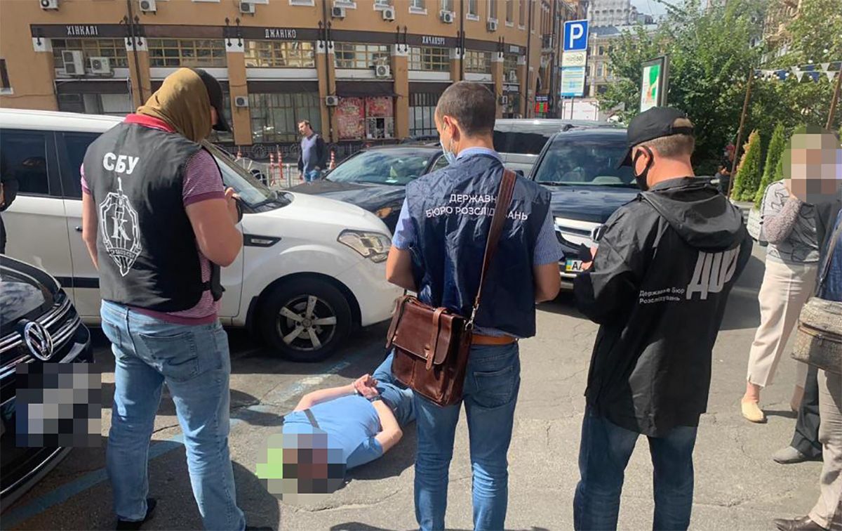 Чиновника ГСЧС поймали на взятке в 70 тысяч долларов: фото Чиновника ГСЧС поймали на взятке в 70 тысяч долларов: фото