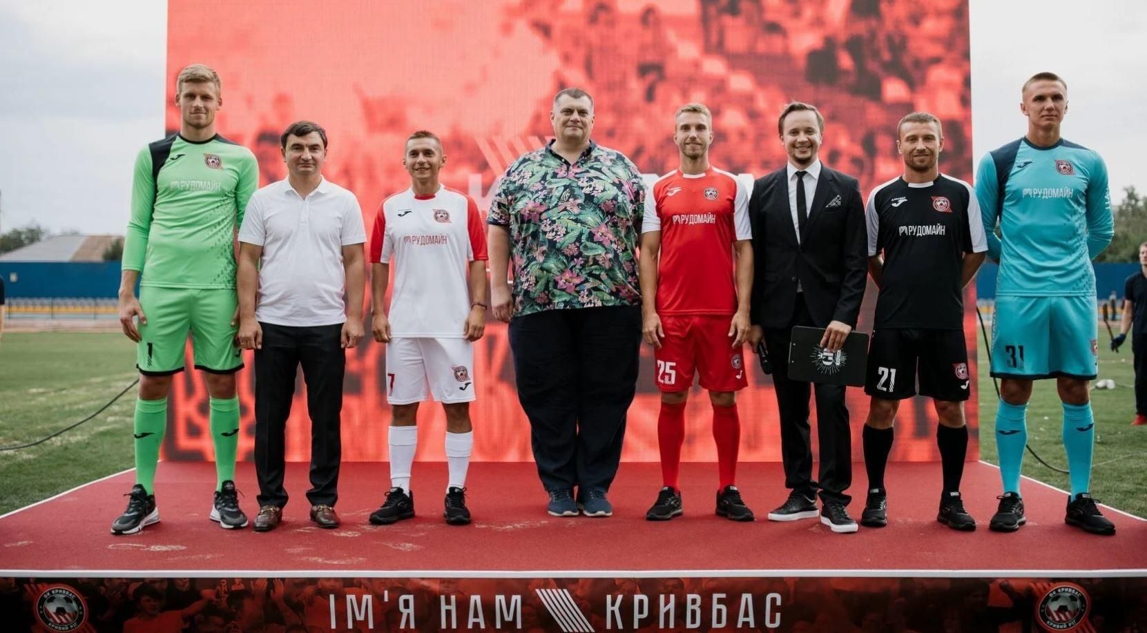 Клуб Зеленского забавно отшутился после ляпа с открытием фан-шопа: видео Клуб Зеленского забавно отшутился после ляпа с открытием фан-шопа: видео