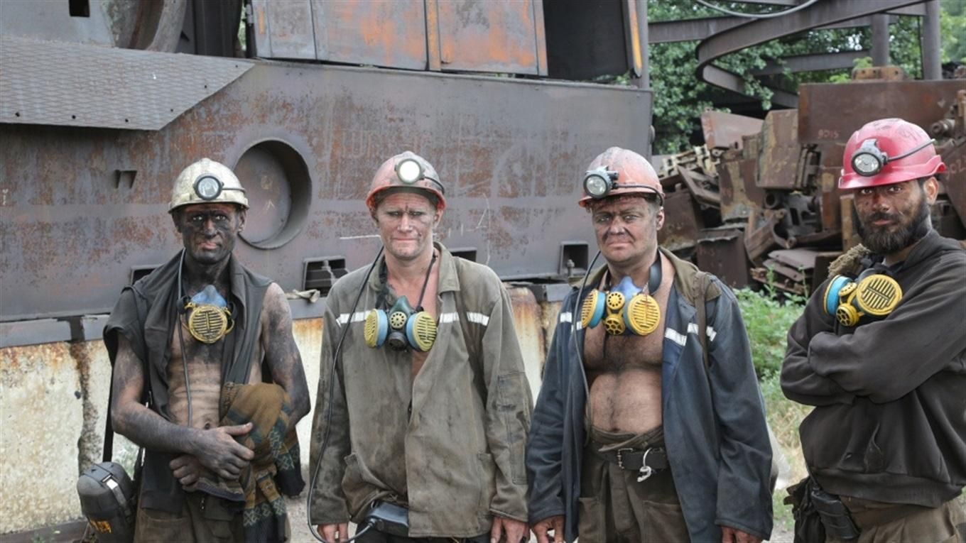 День шахтаря: Зеленський відзначив важку працю гірників нагородами та званнями День шахтаря: Зеленський відзначив важку працю гірників нагородами та званнями