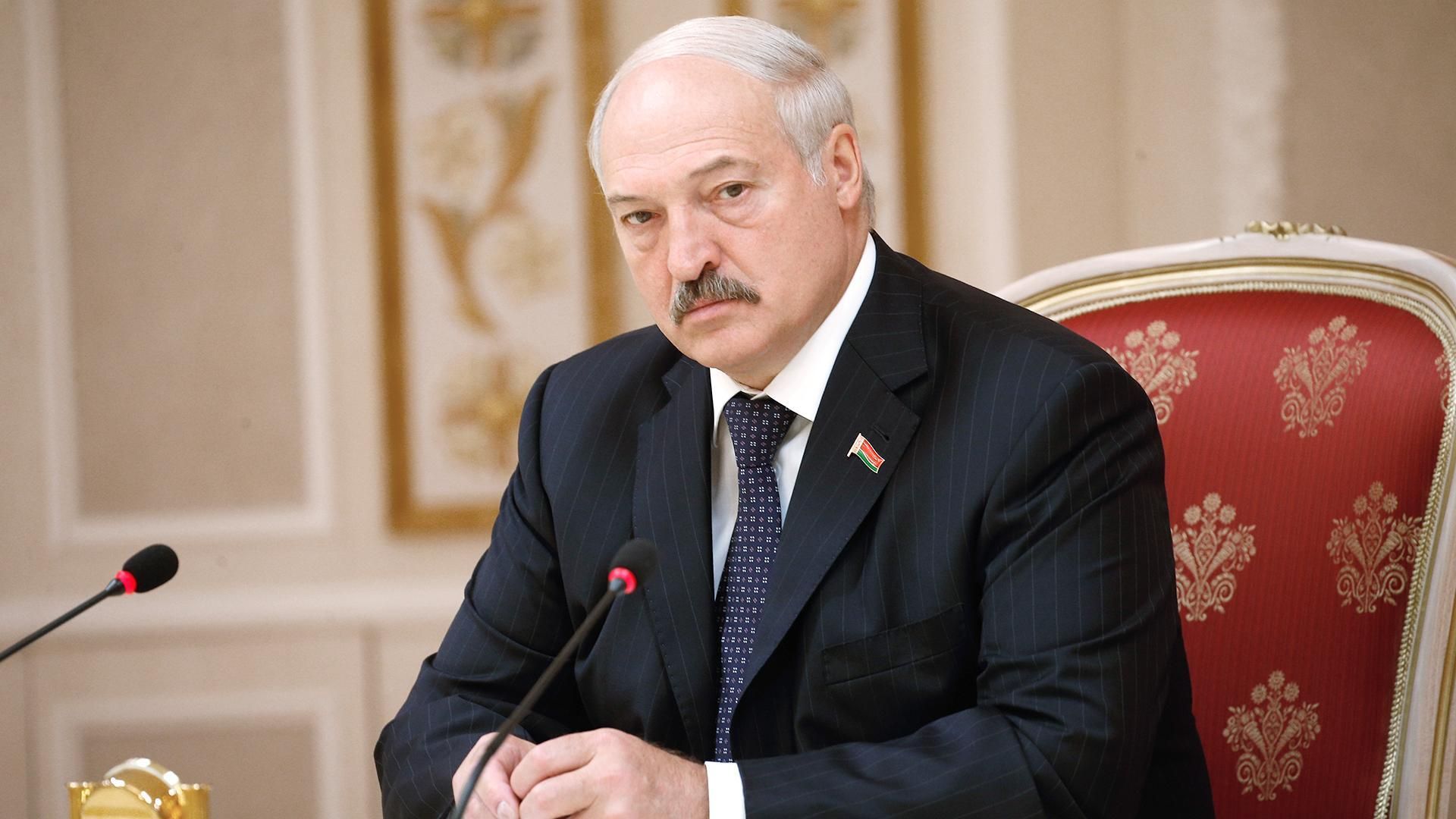 "Заважали іншим жителям": у Лукашенка назвали причини кривавих розгонів у перші дні протесту