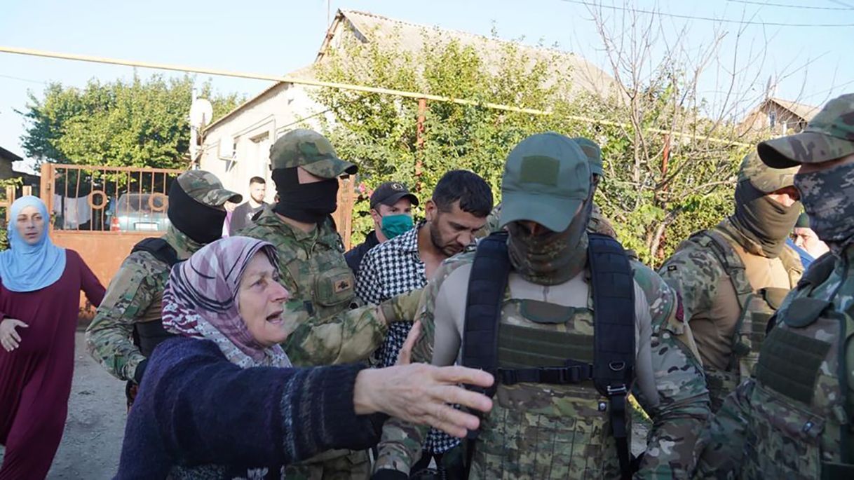 Массовые обыски у крымских татар 31 августа 2020: фото, видео Массовые обыски у крымских татар 31 августа 2020: фото, видео