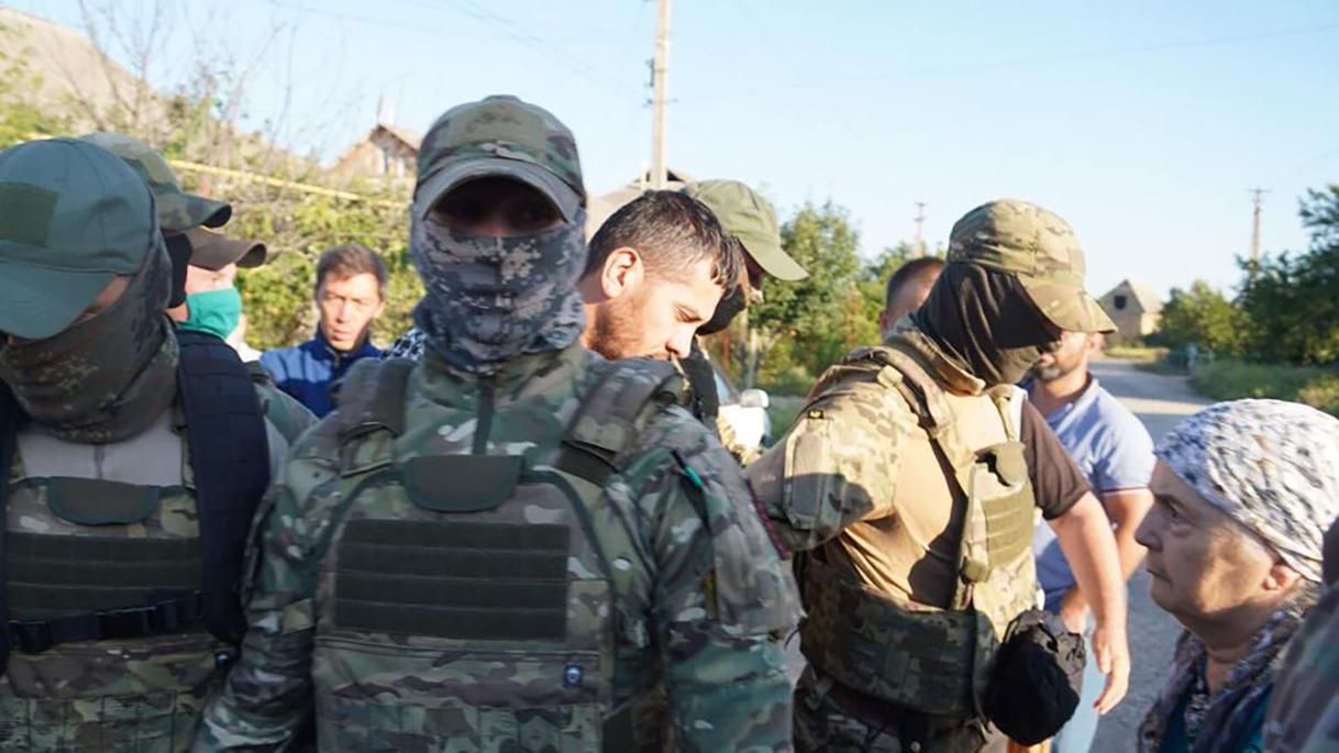 Діти не мають прокидатись від стукоту ФСБ у двері: у Зеленського відреагували на обшуки в Криму Діти не мають прокидатись від стукоту ФСБ у двері: у Зеленського відреагували на обшуки в Криму