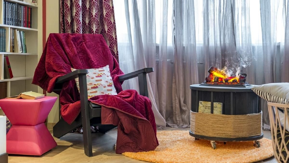 Острівні електрокаміни з круговим оглядом: як обрати панорамний камін та в чому його переваги