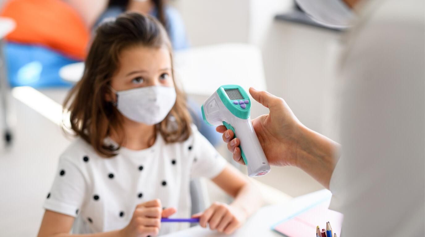 Что должен делать директор в случае подозрения COVID-19 в учеников Что должен делать директор в случае подозрения COVID-19 в учеников