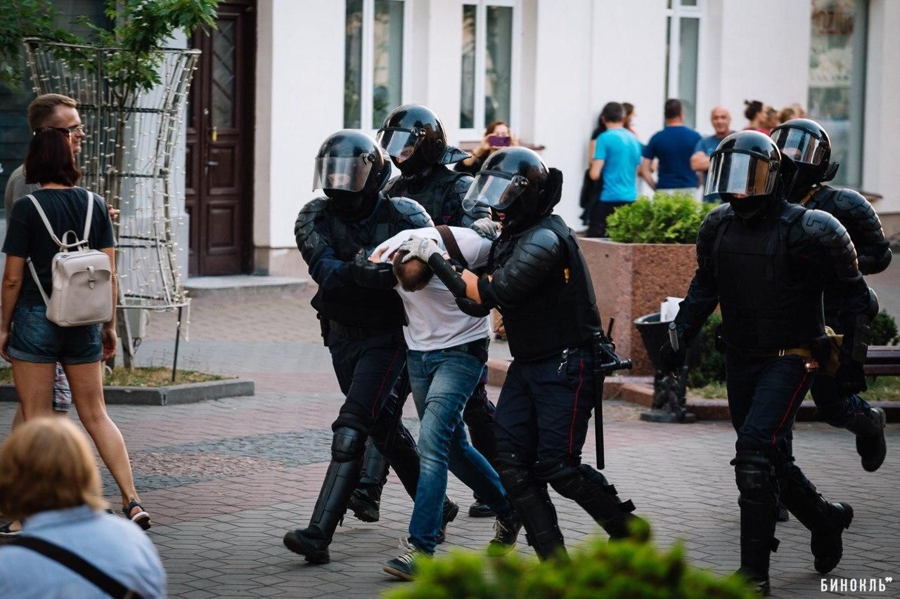 1 вересня – в СІЗО: скільки мітингувальників затримали в Білорусі