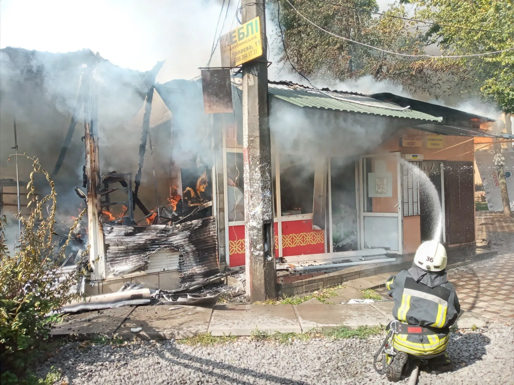 На Київщині загорівся магазин на ринку На Київщині загорівся магазин на ринку