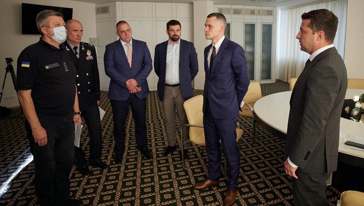 Пожежі на Харківщині змінили плани Зеленського, який мав там візит: що кажуть в ОПУ Пожежі на Харківщині змінили плани Зеленського, який мав там візит: що кажуть в ОПУ