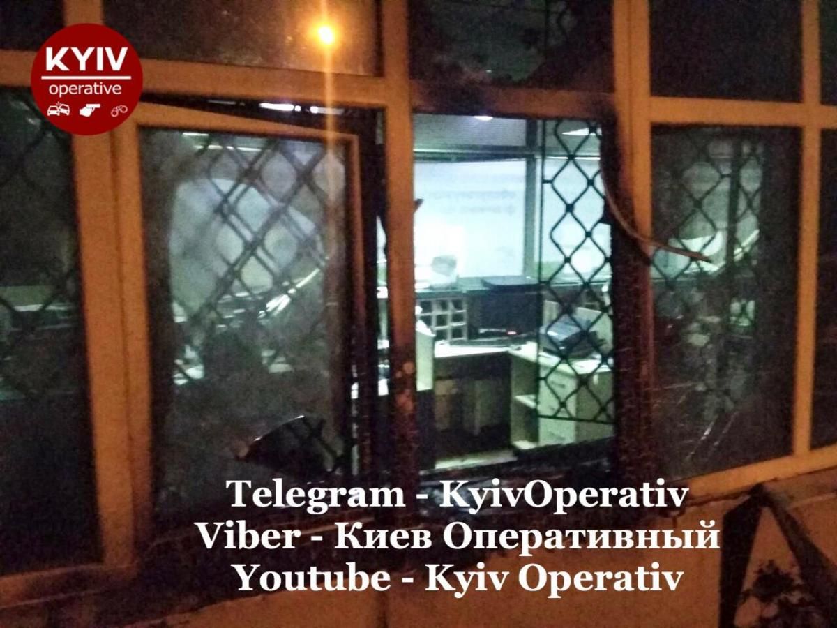 Пожар в Сбербанке в Киеве 3 сентября 2020: фото Пожар в Сбербанке в Киеве 3 сентября 2020: фото