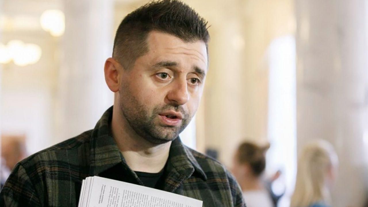 Арахамія прокоментував чутки про звільнення з посад 3 міністрів Арахамія прокоментував чутки про звільнення з посад 3 міністрів