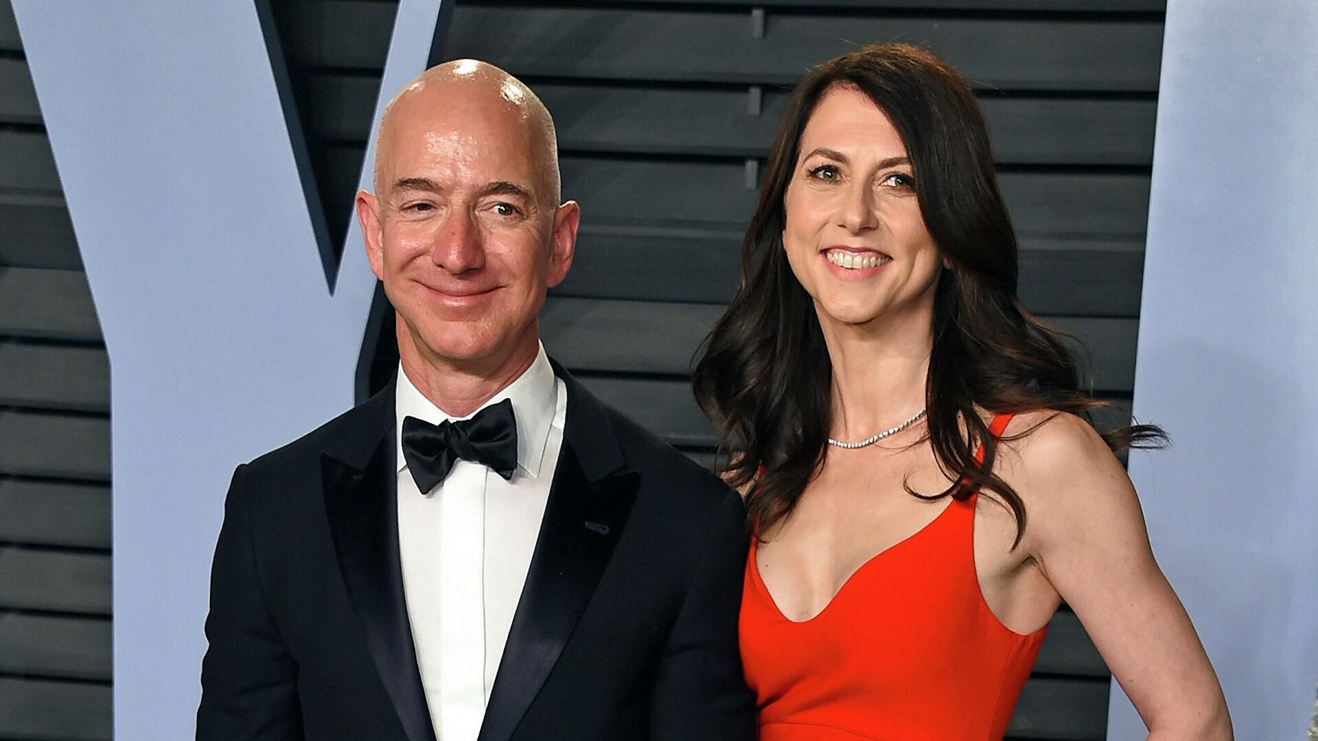 Бывшая жена основателя Amazon Безоса Маккензи Скотт стала самой богатой женщиной мира