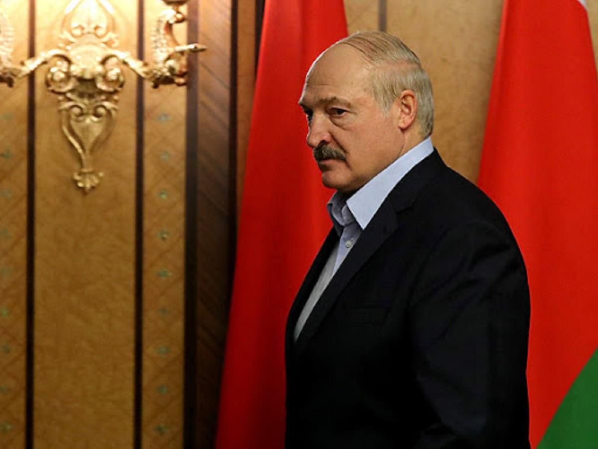 Лукашенко надо убедить в неспособности быть президентом, – американский дипломат