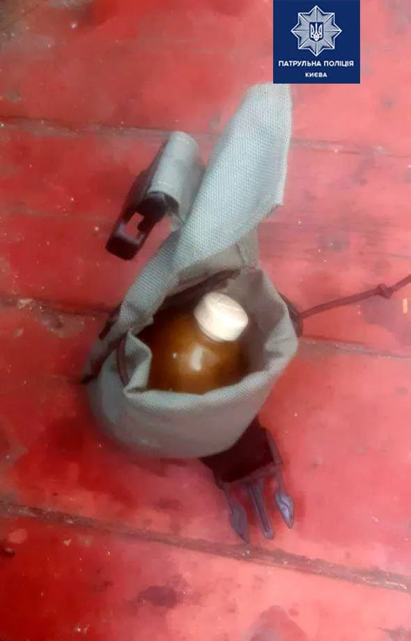 зброя на балконі пенсіонерки зброя на балконі пенсіонерки