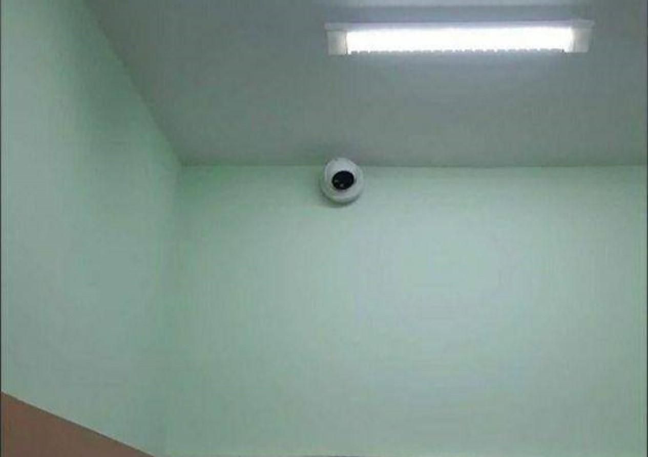 Скандал в школе Черкасс: в девчачьей раздевалке установили камеру Скандал в школе Черкасс: в девчачьей раздевалке установили камеру