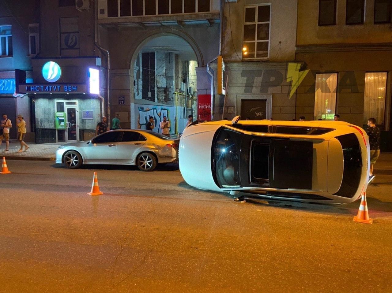 Жену заместителя мэра Сум оштрафовали за ДТП в центре Харькова Жену заместителя мэра Сум оштрафовали за ДТП в центре Харькова