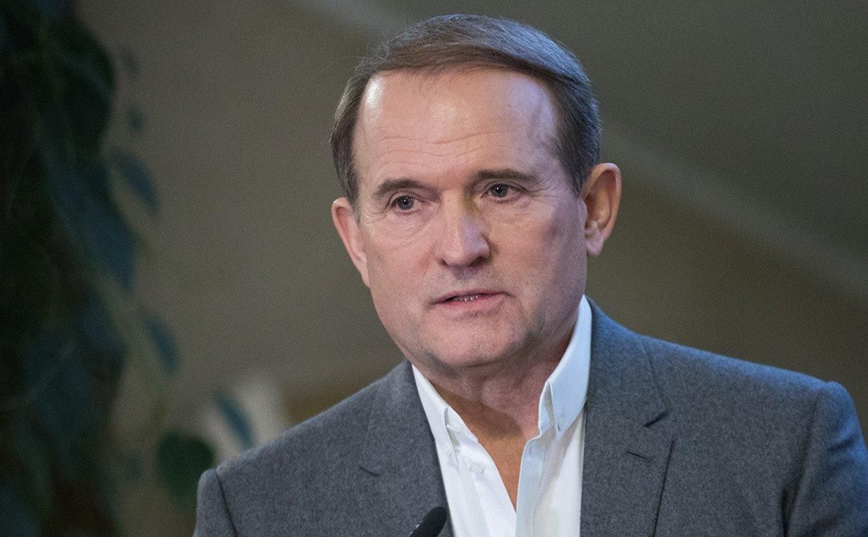 Продаж пального в окупований Крим: політолог назвав можливі наслідки для Медведчука Продаж пального в окупований Крим: політолог назвав можливі наслідки для Медведчука