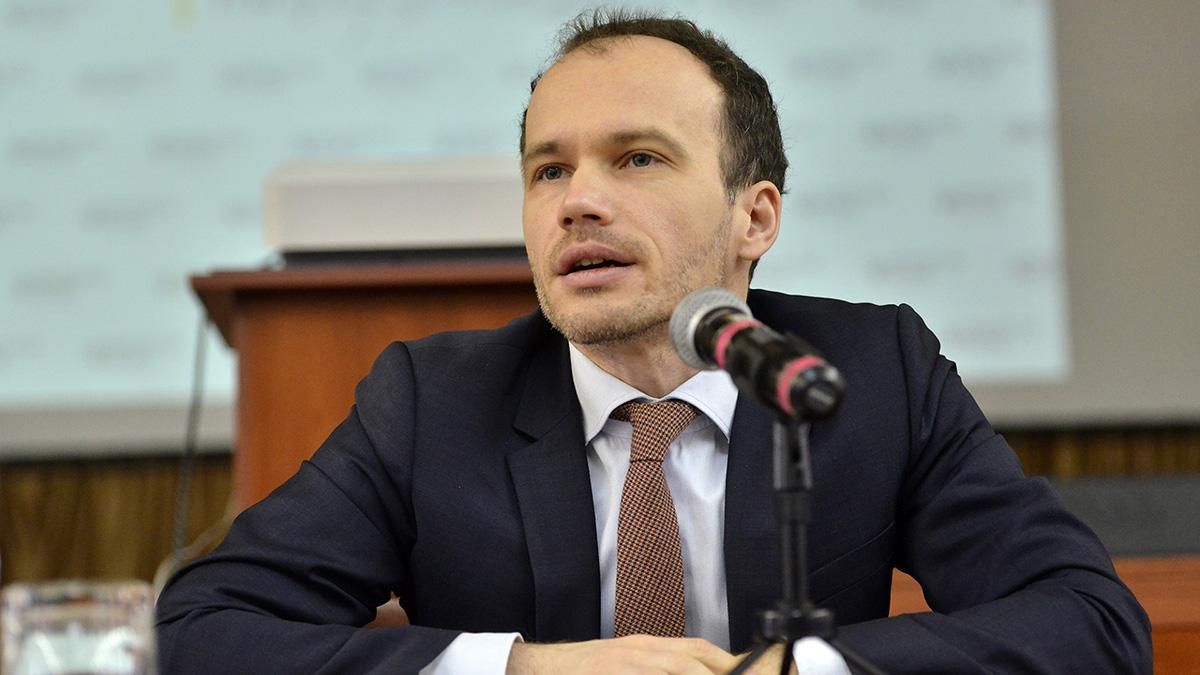 Малюська просит Раду запретить взыскание денег с Приватбанка Малюська просит Раду запретить взыскание денег с Приватбанка