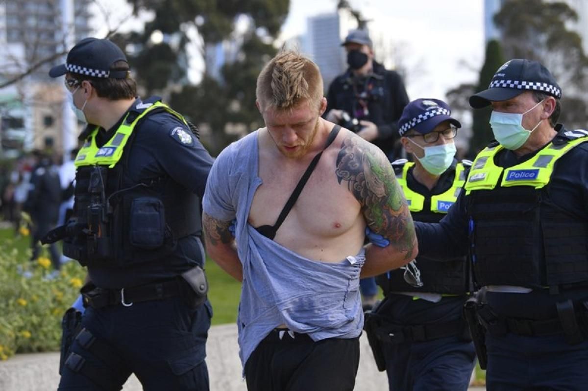 В Австралії люди протестували проти посилення карантину: активістів затримали
