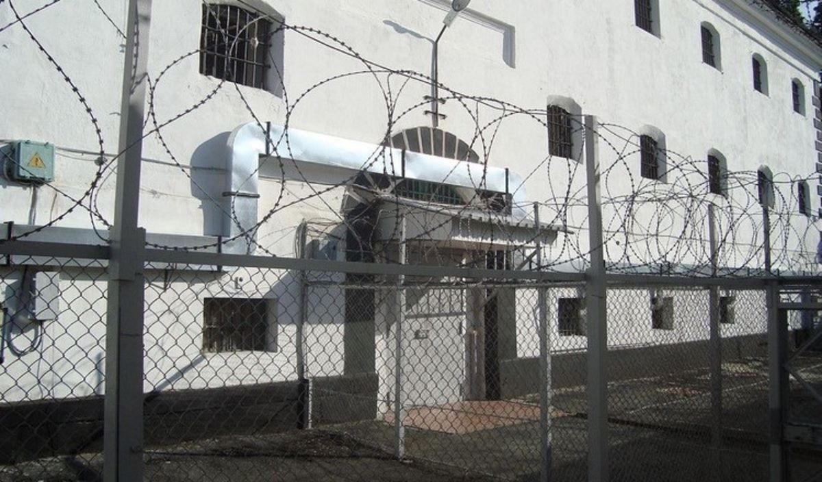 Заручник окупантів у Донецькому СІЗО порізав вени через тортури Заручник окупантів у Донецькому СІЗО порізав вени через тортури