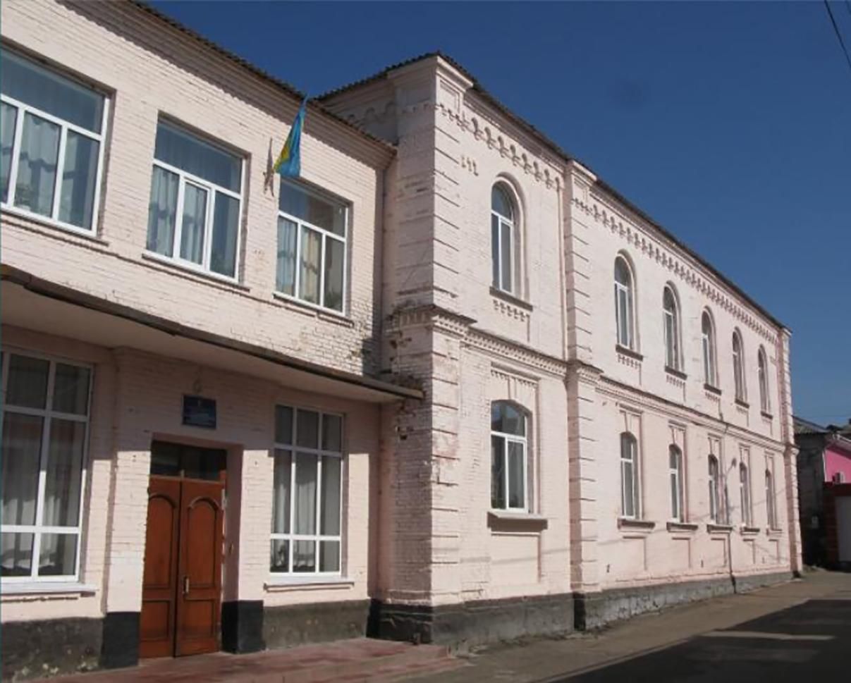 COVID-19 в учителей: под Киевом в Василькове закрыли школу на карантин