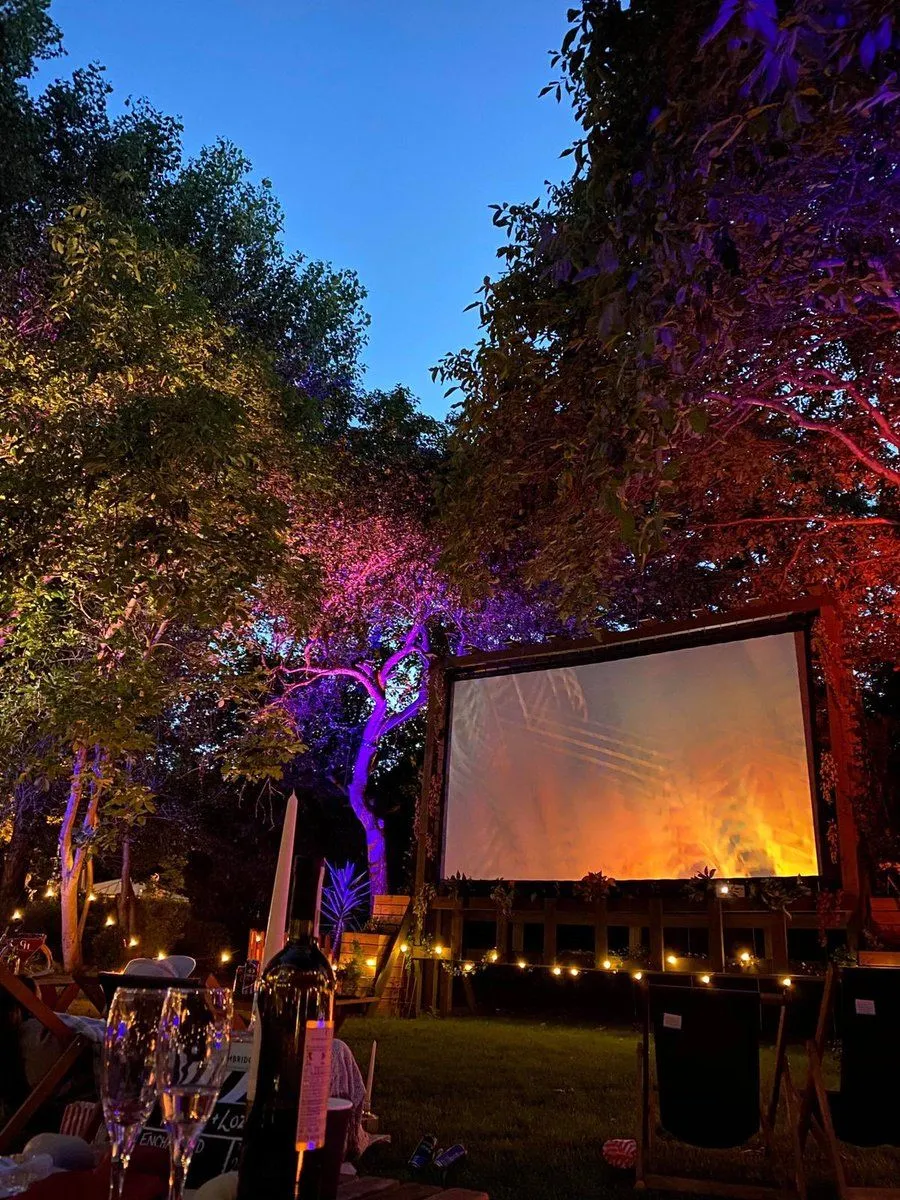 А ось так кінотеатр виглядав до пандемії коронавірусу А ось так кінотеатр виглядав до пандемії коронавірусу