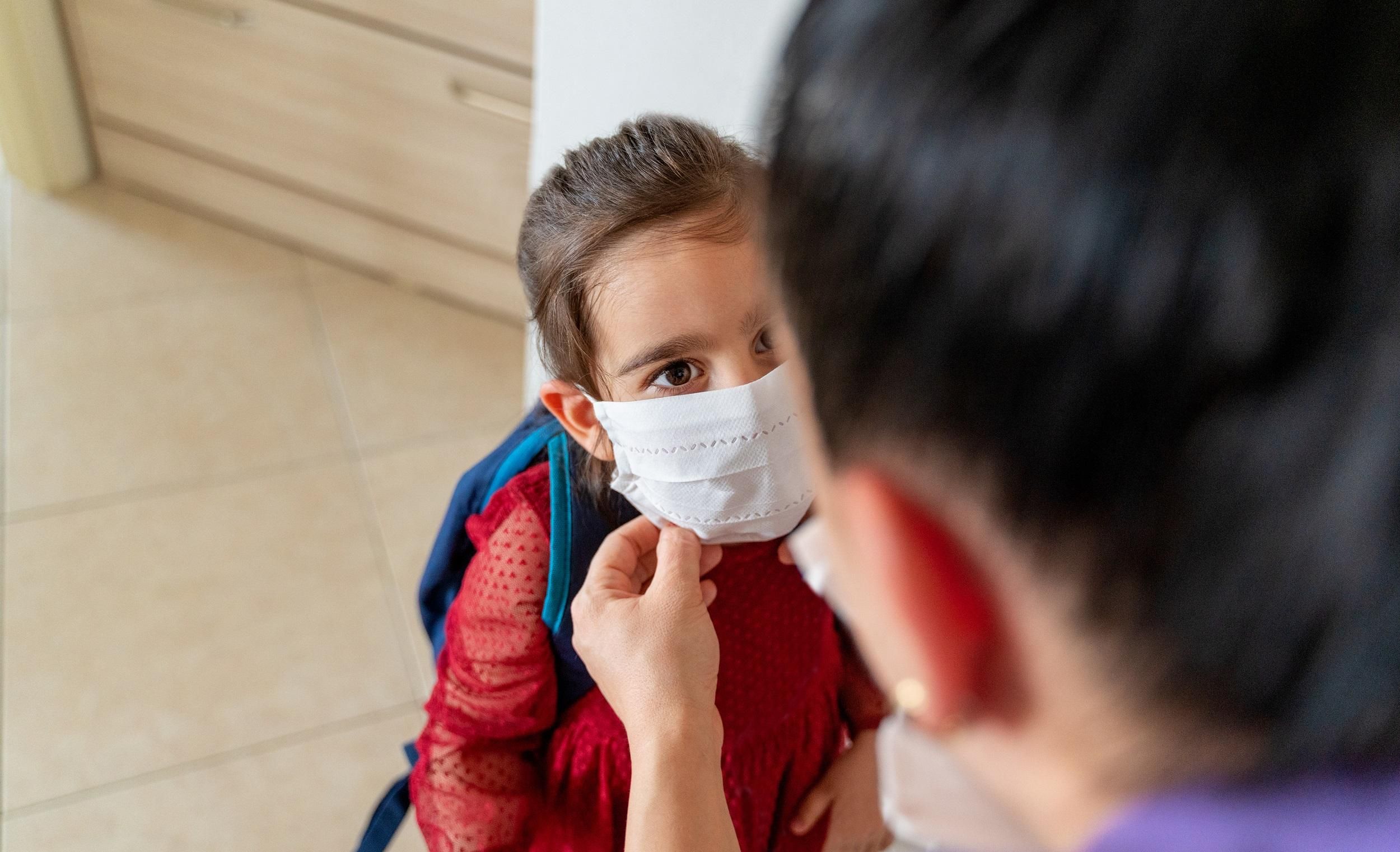 Что делать родителям, если их заставляют купить маски ребенку в школу Что делать родителям, если их заставляют купить маски ребенку в школу