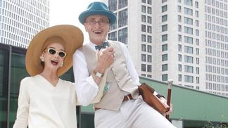 Пара пенсіонерів стала зірками мережі завдяки неймовірно стильним вбранням: фото