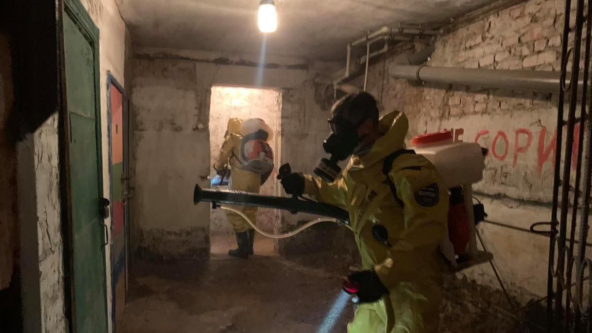 У багатоповерхівці в Полтаві виявили невідому хімічну речовину У багатоповерхівці в Полтаві виявили невідому хімічну речовину