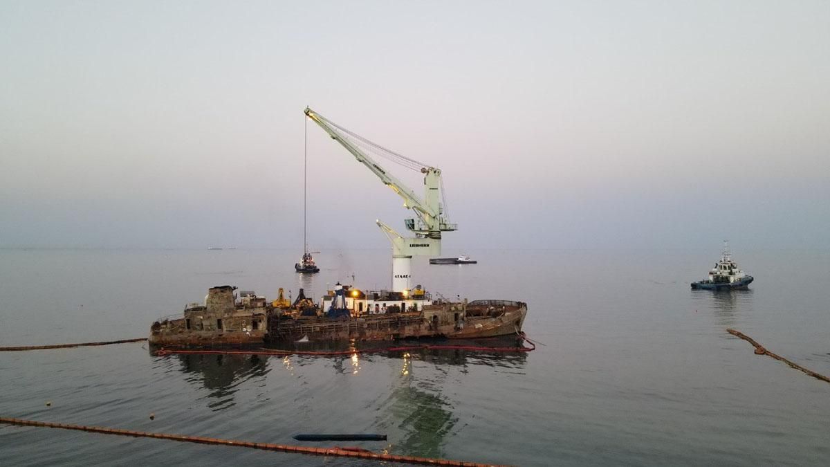 Затонувший танкер Delfi: начался финальный этап подготовки к буксировке
