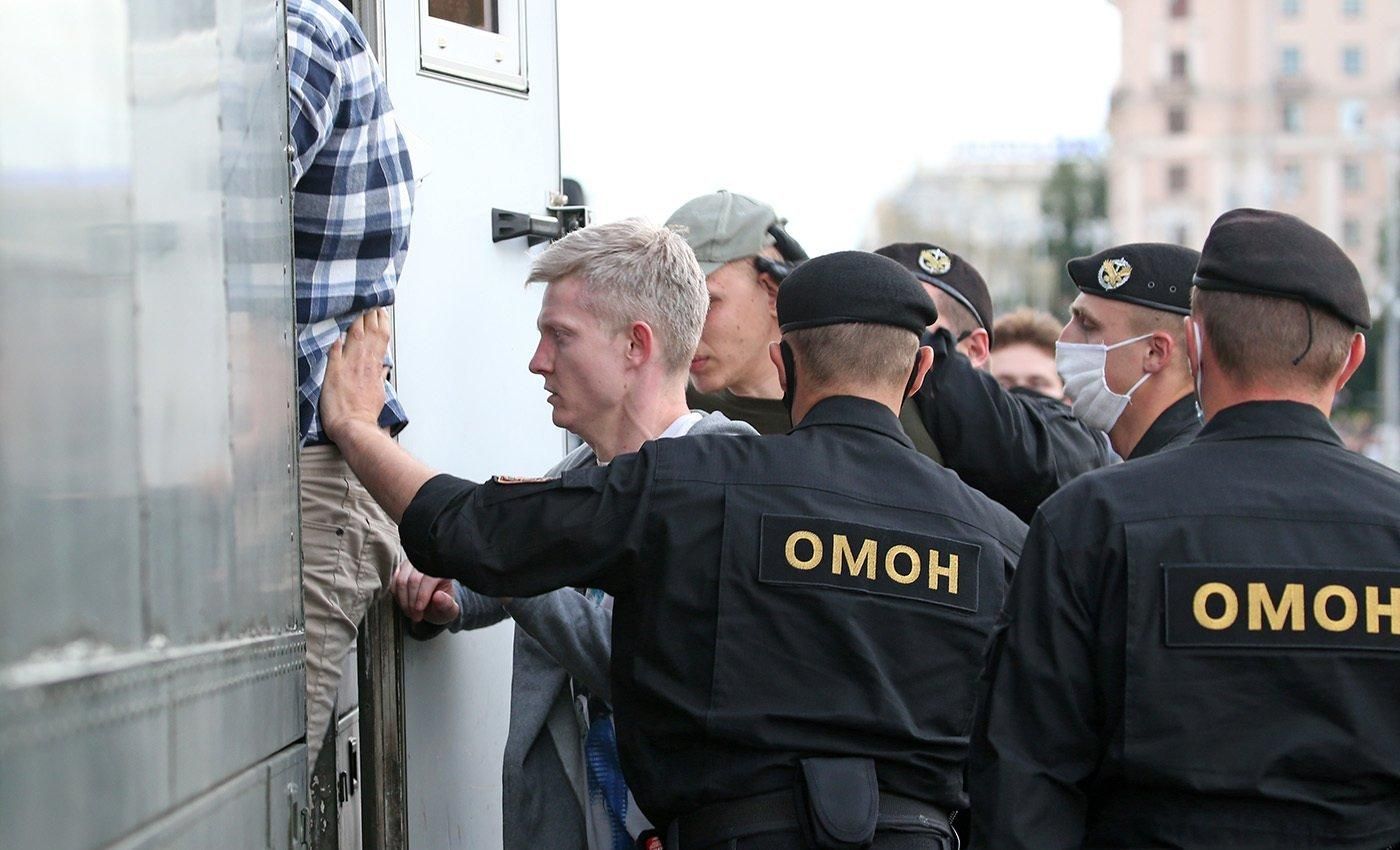 Силовики почали швидше реагувати: білоруський правозахисник розповів про протести