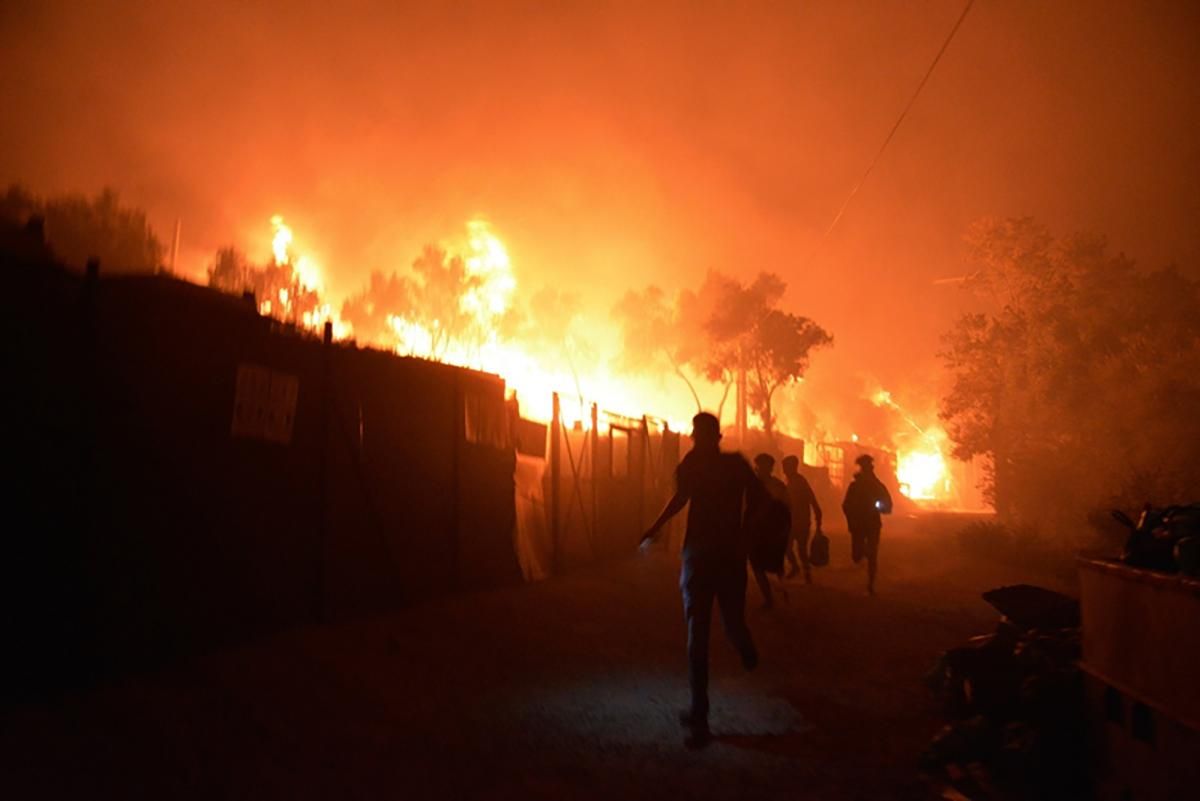 Пожежа в таборі мігрантів Морія на Лесбосі в Греції: відео