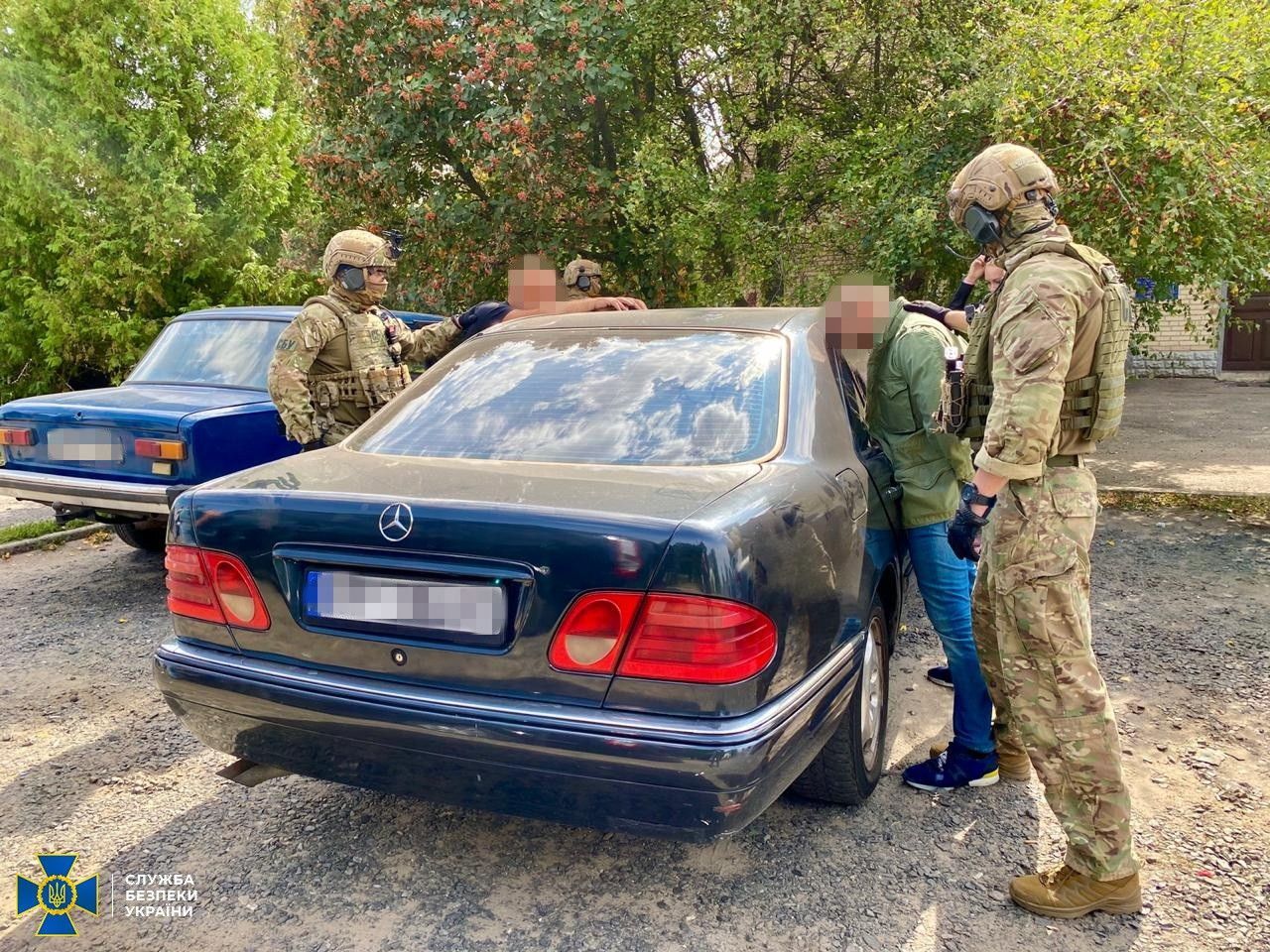 Росіянам підробляли українські документи: СБУ викрила незаконну схему Росіянам підробляли українські документи: СБУ викрила незаконну схему