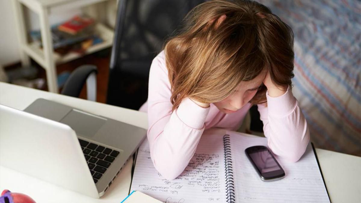 Учень зіткнувся з онлайн-булінгом чи секстингом: що робити вчителю Учень зіткнувся з онлайн-булінгом чи секстингом: що робити вчителю