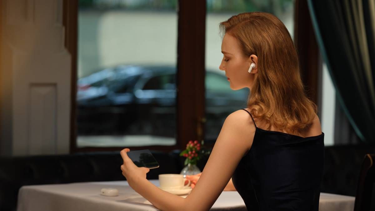 Huawei FreeBuds Pro: перші у світі навушники з динамічною системою активного шумозаглушення Huawei FreeBuds Pro: перші у світі навушники з динамічною системою активного шумозаглушення