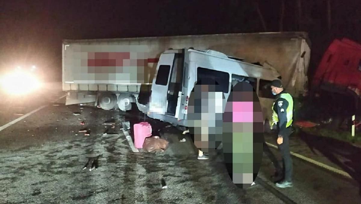Под Киевом ДТП с 4 автомобилями: погибли 6 человек, 18 травмированных