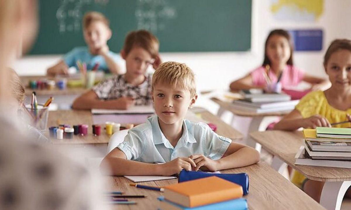 Скільки українців вважають, що діти мають ходити до школи: опитування