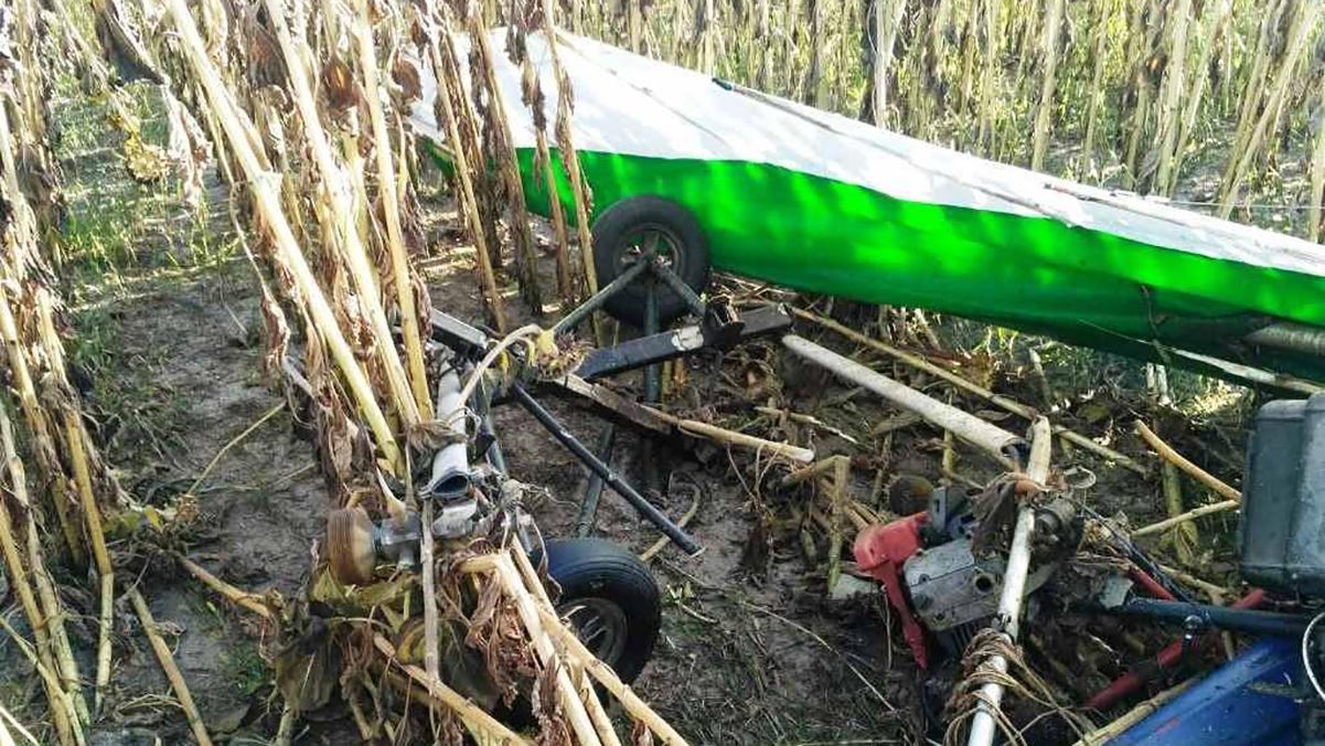 На Житомирщині на поле впав дельтаплан 11 вересня 2020: що відомо На Житомирщині на поле впав дельтаплан 11 вересня 2020: що відомо