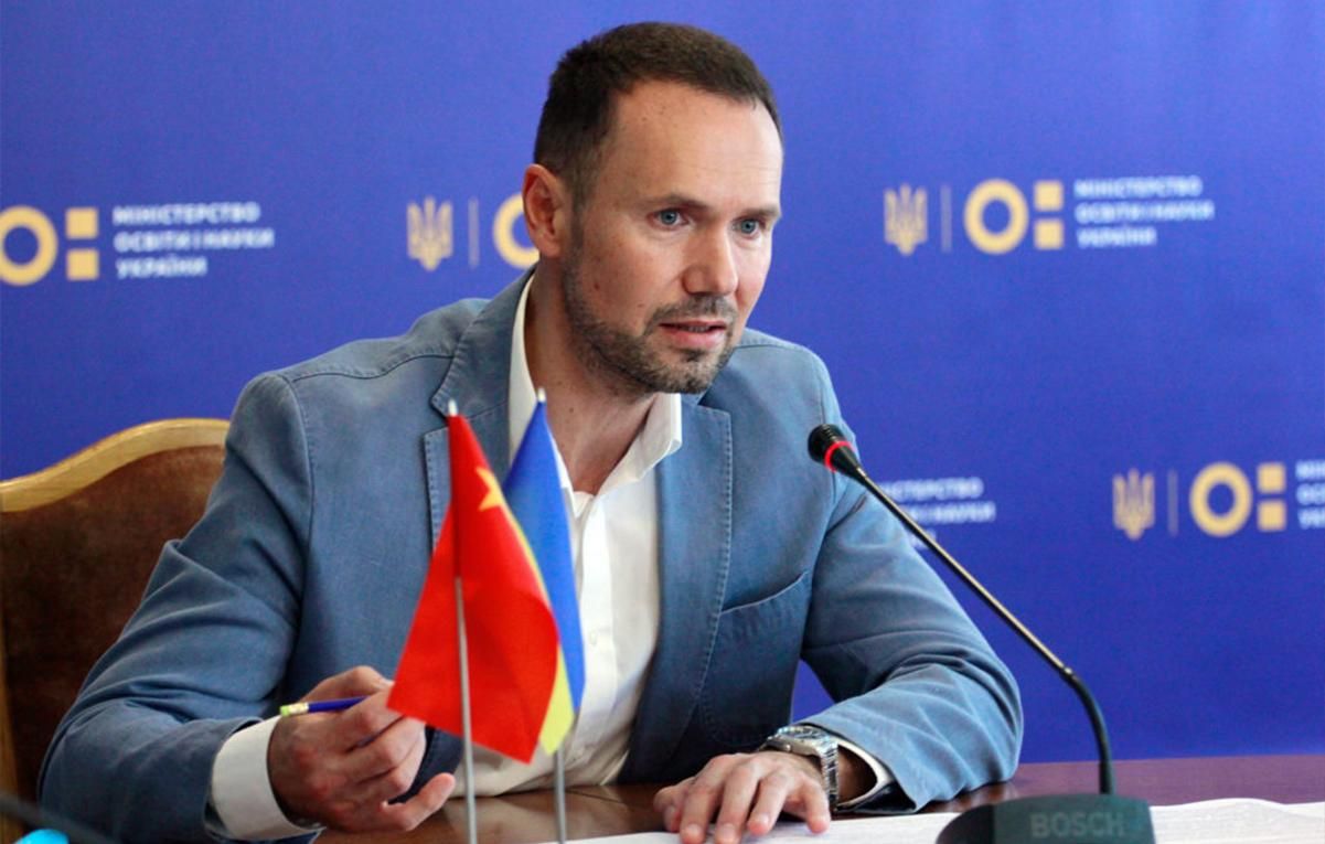 У трьох роботах Сергія Шкарлета знайшли плагіат: деталі У трьох роботах Сергія Шкарлета знайшли плагіат: деталі