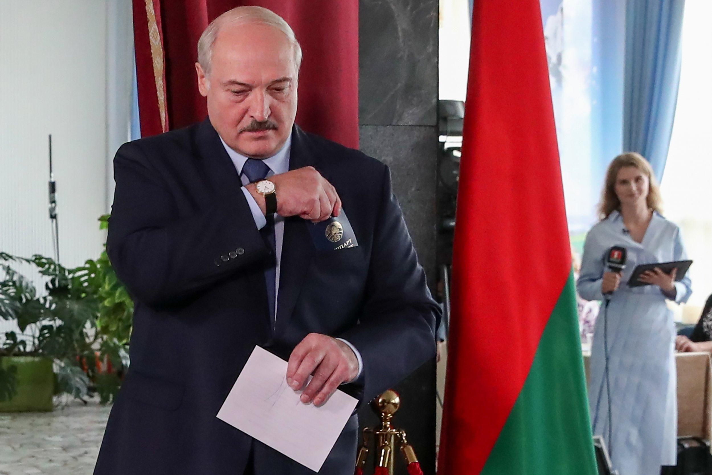 Життя – не ролик з інтернету: Лукашенко звернувся до молоді